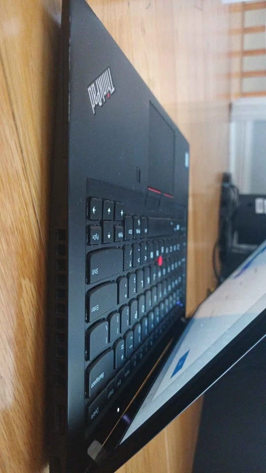Laptop Lenovo ThinkPad T490s - photo 5