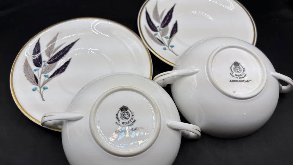 Vintage Royal Worcester "Arrowhead" Cream Soup Bowls & Saucers - - photo 4
