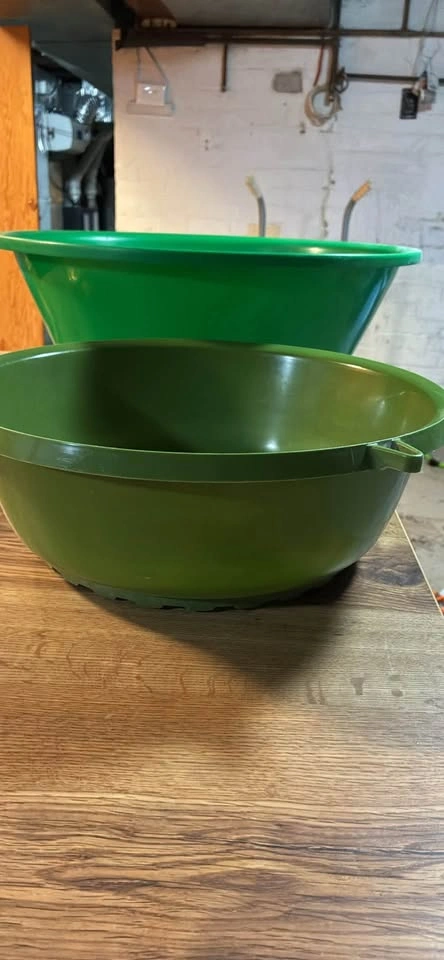 Heavy-Duty Green Mixing Bowls - photo 2