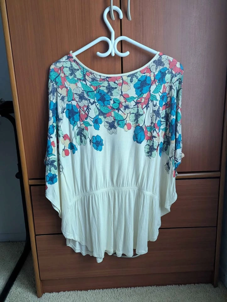 H&M floral drapey shirt size M - photo 2