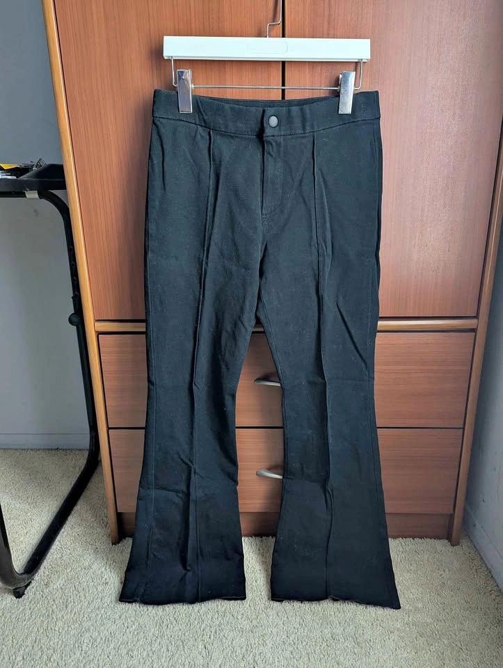 Gap High Rise BiStretch Flare pants black size 8 petite