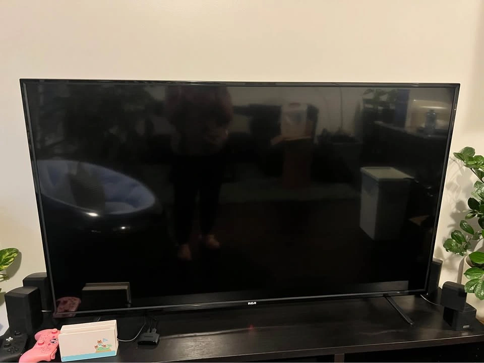 Complete Entertainment Bundle: RCA 65" TV, Media Stand & Sound - photo 4