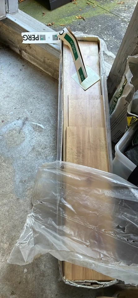 Boxes Pergo Original Laminate Flooring – Mature Pine - photo 3