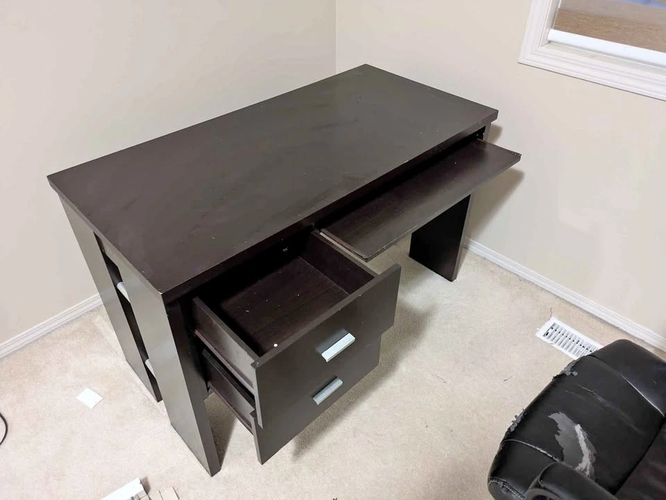 Computer table and lamp