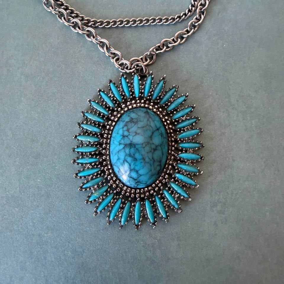 Vintage Celebrity Signed Southwestern Sunburst Pendant Necklace - photo 3