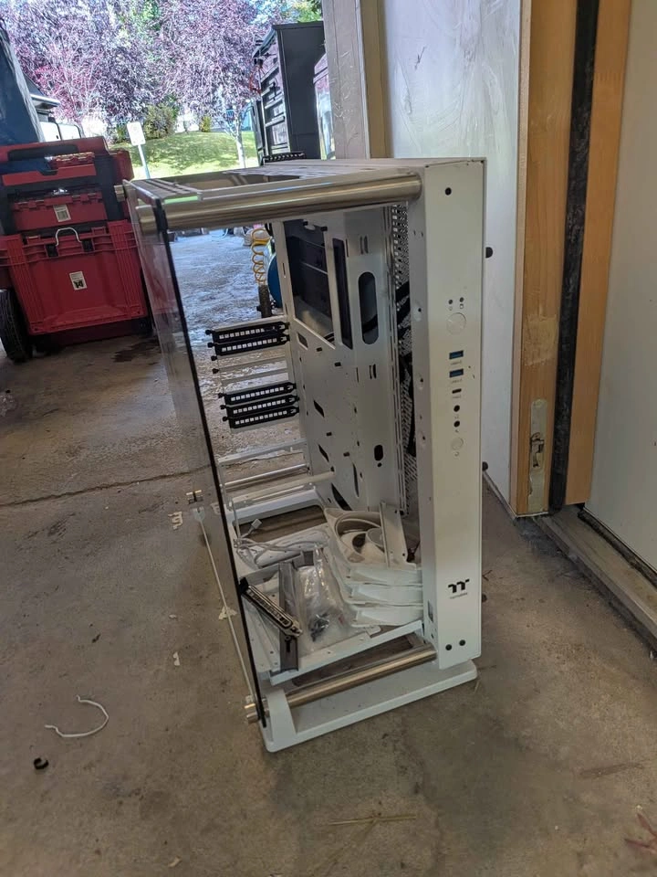 Thermaltake Open Frame PC Chassis - Great for custom liquid cool - photo 3