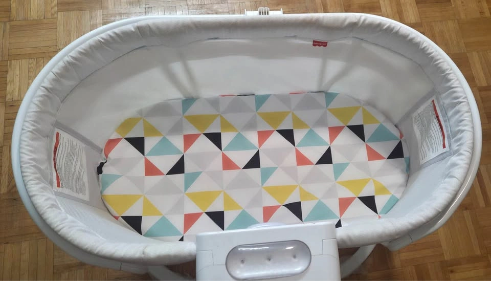 Fisher-Price Soothing Motions Bassinet - photo 2