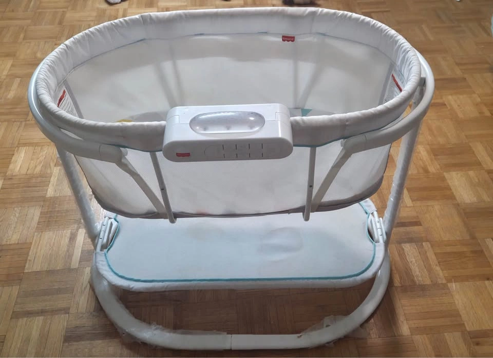 Fisher-Price Soothing Motions Bassinet - photo 4