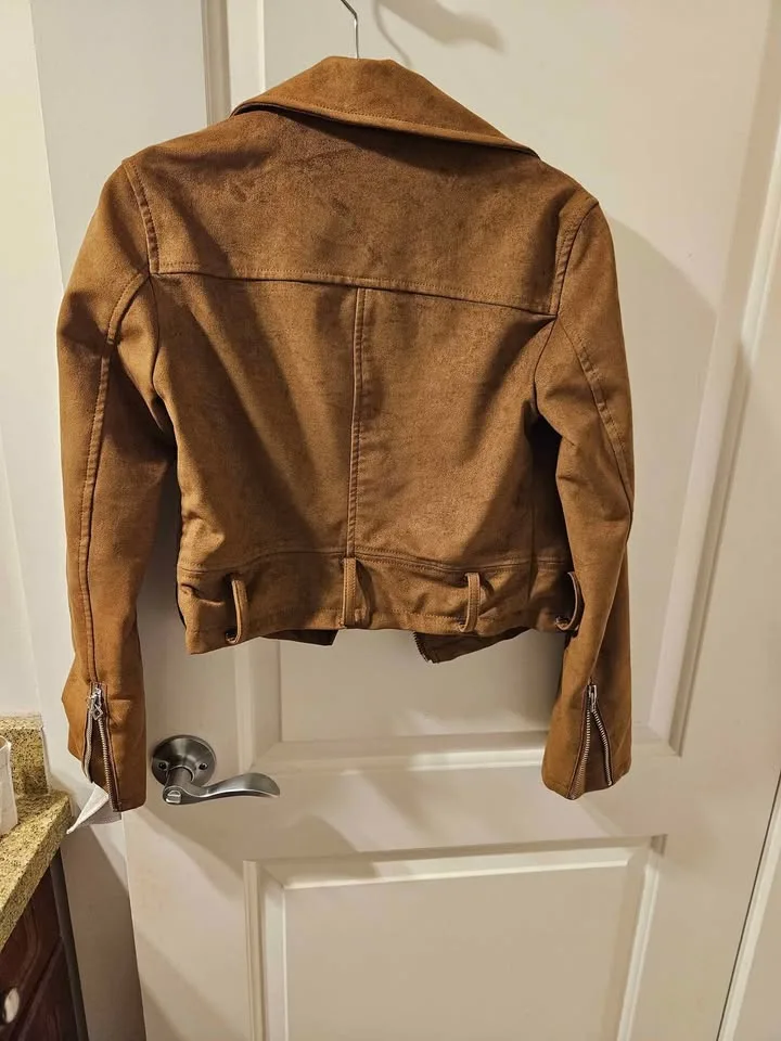 Cropped XXS Aritzia Brown Suede Jacket  🧡 image indicator(2)