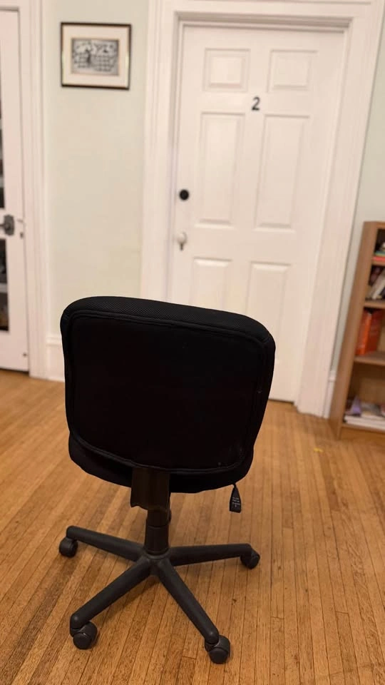Black Mesh Armless Office Chair - photo 3