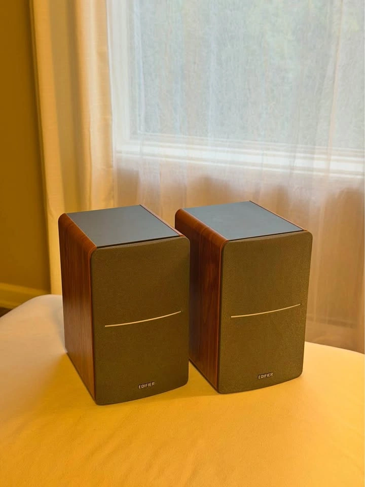 Edifier Bluetooth Bookshelf Speakers 🔈
