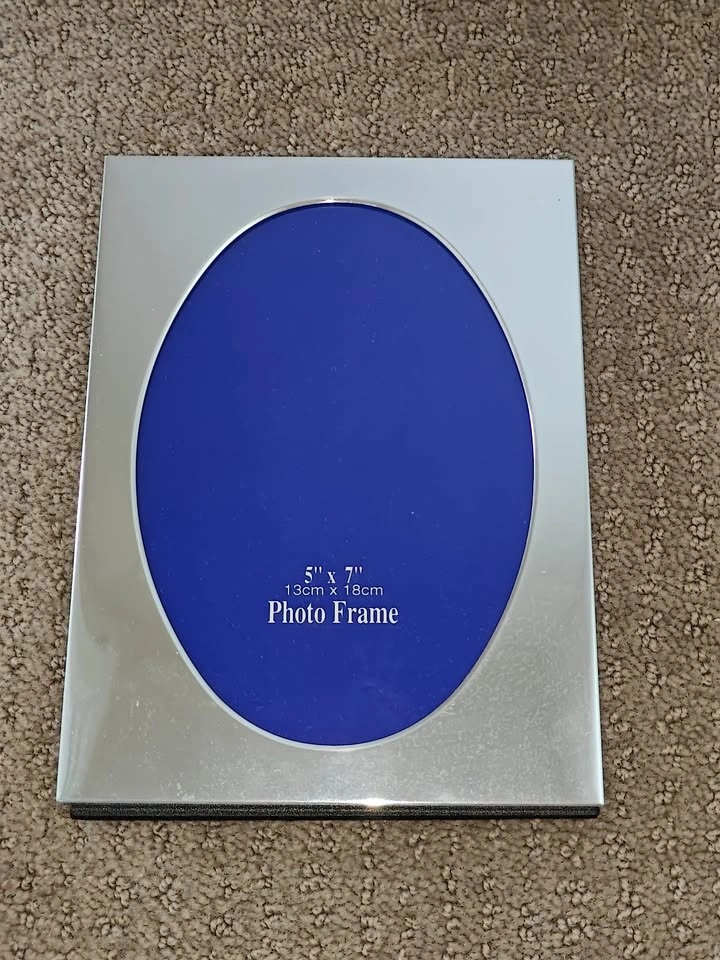 Chrome Mirror-Finish Oval Picture Photo Frame - Fits 5x7 Photos - photo 5