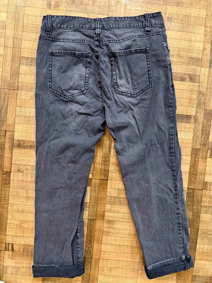 Black Straight-Leg Jeans — Size 3 (160/66A)