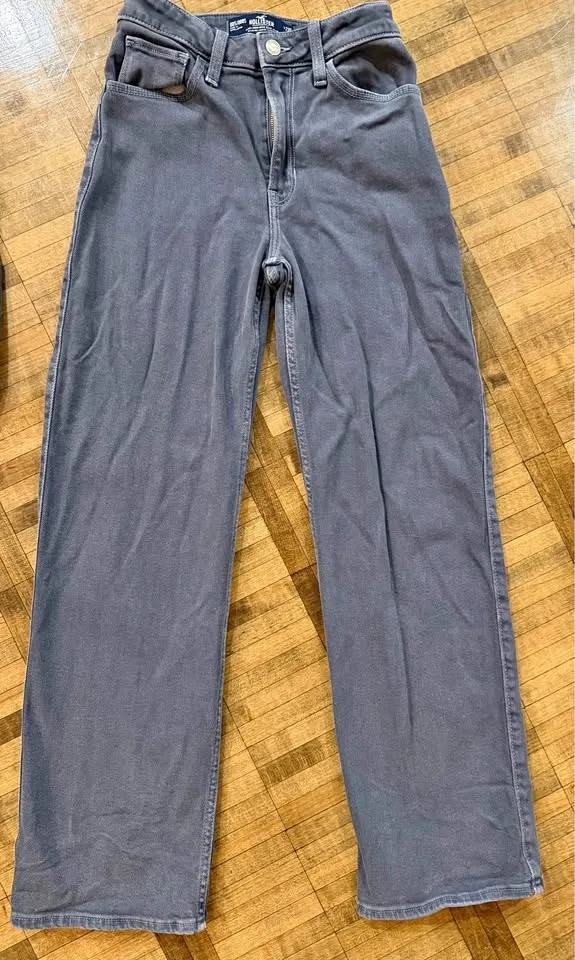 Hollister Ultra High-Rise Jeans — Gray Wash, W23S