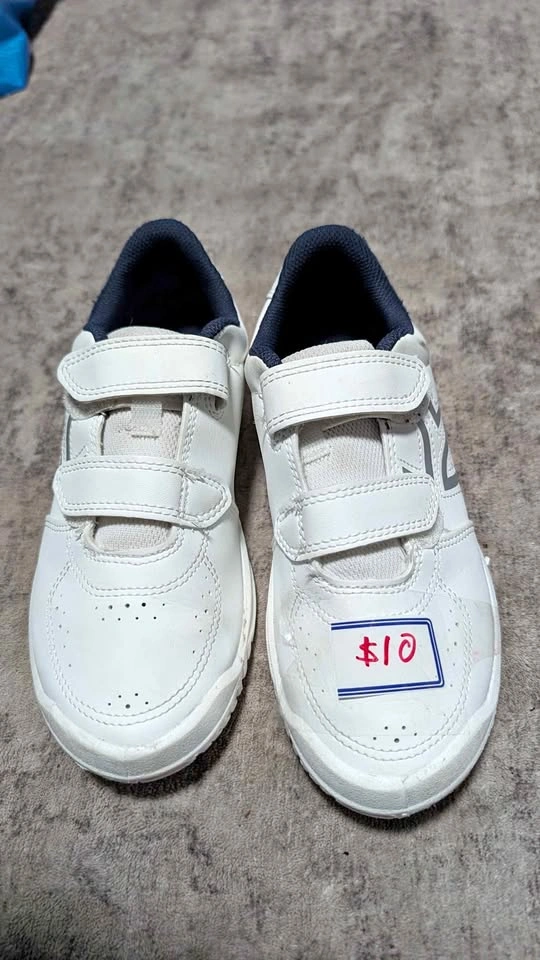 Artengo Youth Shoes Size 3.5
