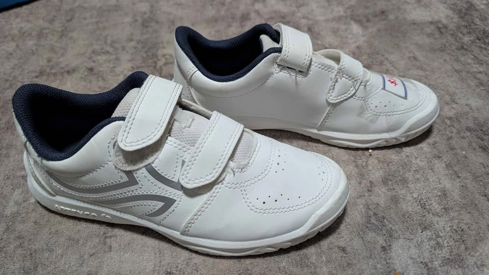 Artengo Youth Shoes Size 3.5 - photo 2