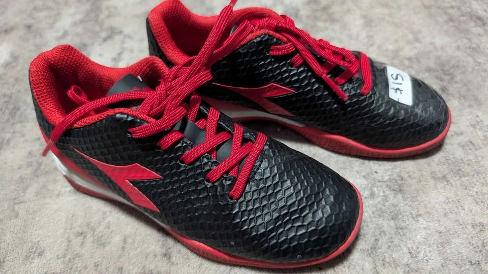 Diadora shoes 13T in excellent condition $15 pickup in Midnapore - photo 3