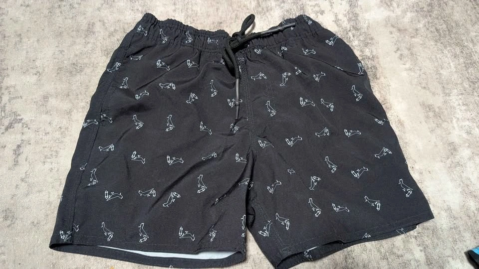 4 swimming shorts 8T EUC - photo 4