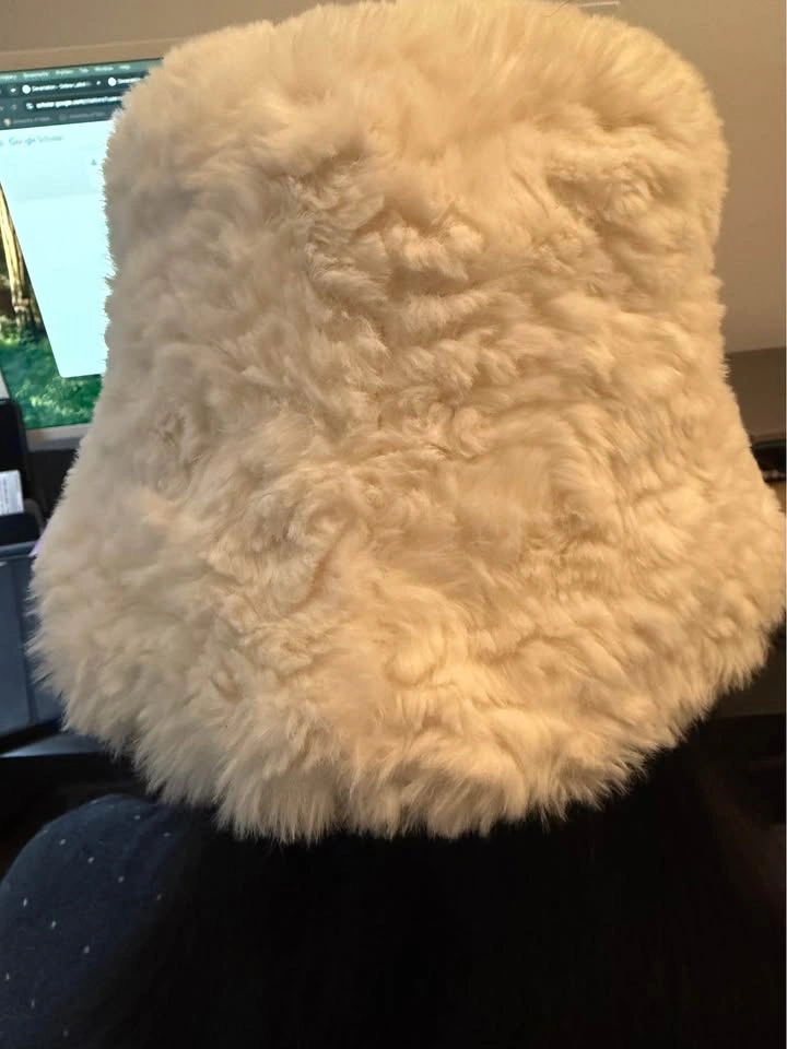 Winter Plush Fuzzy Bucket - photo 3