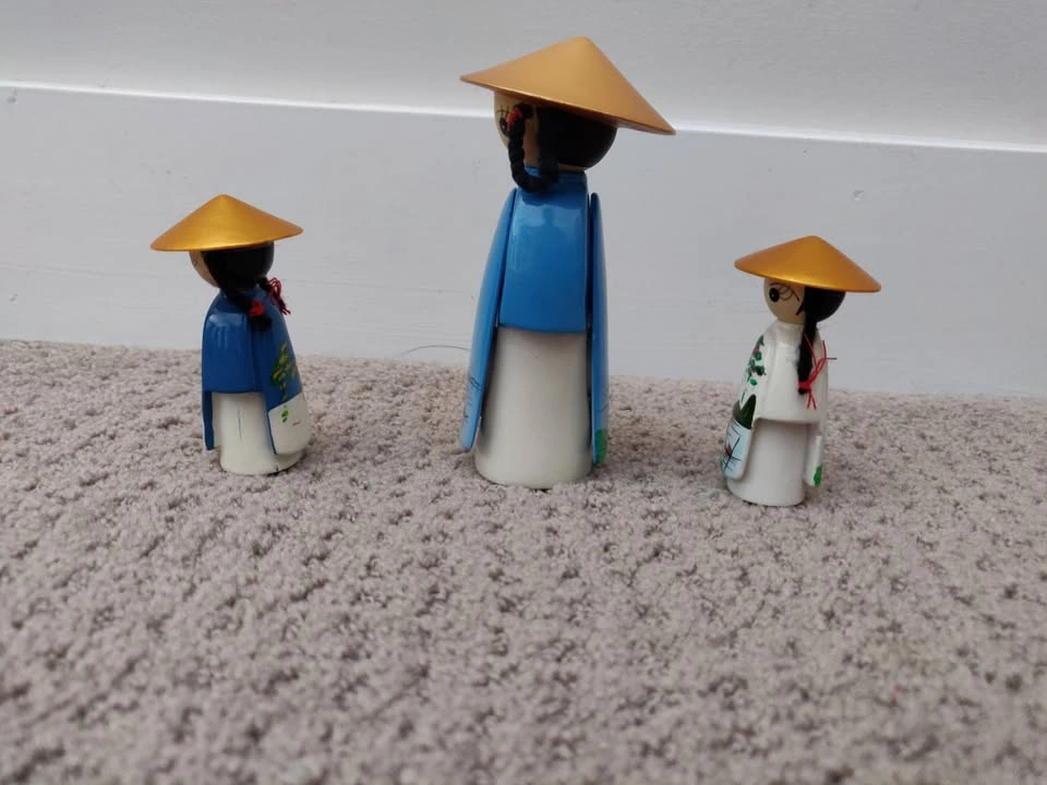Set of 3 Handcrafted Vietnamese Doll Figurines - photo 4