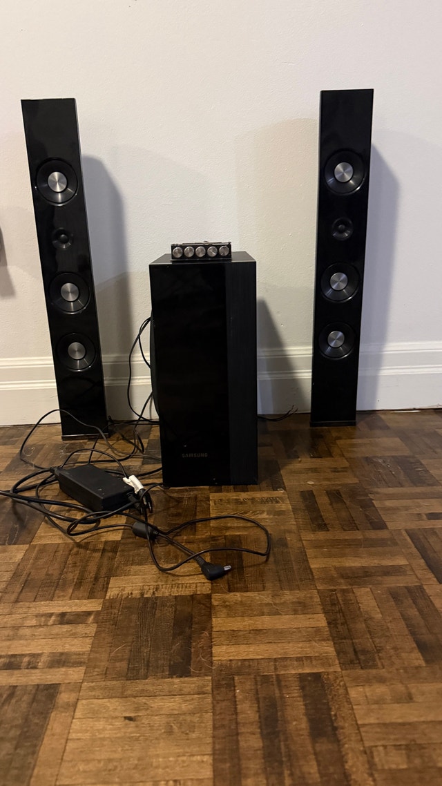 Samsung Speaker System with Subwoofer