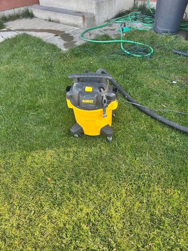 Dewalt shop vac 5 gallon wet/dry