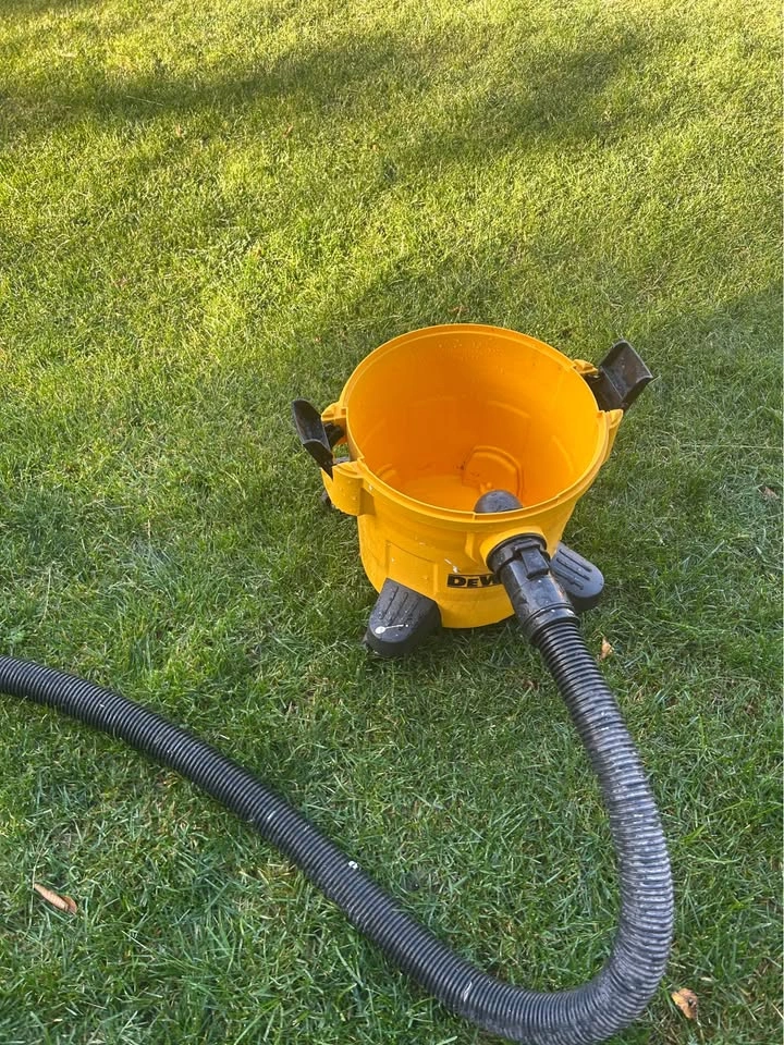 Dewalt shop vac 5 gallon wet/dry - photo 2