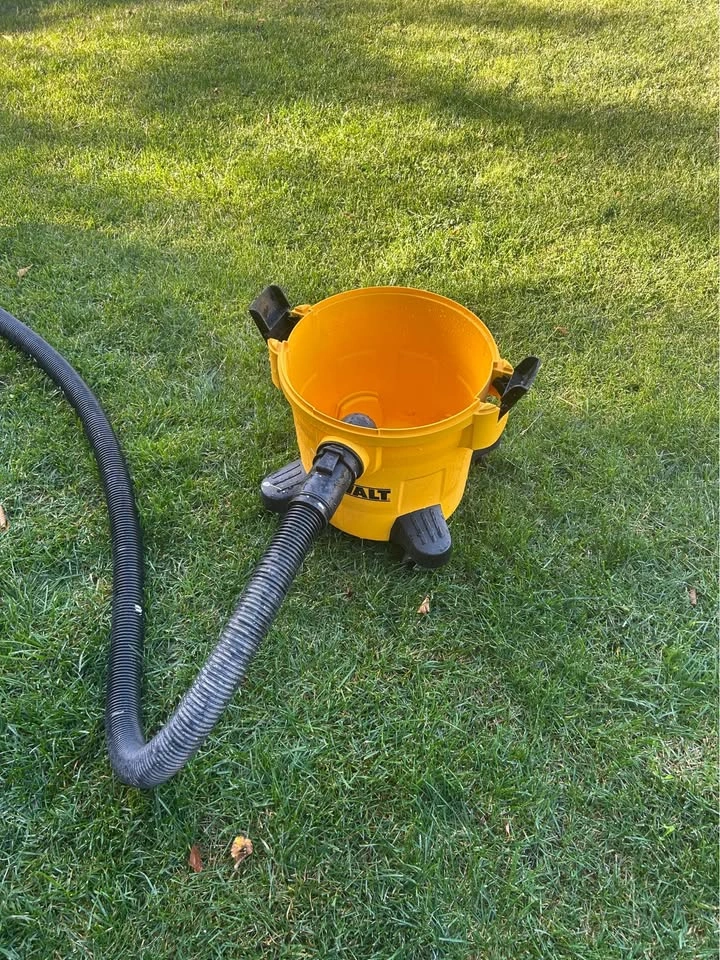 Dewalt shop vac 5 gallon wet/dry - photo 3