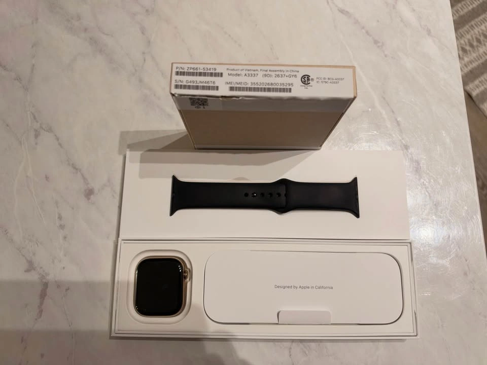 Apple Watch Series 11 – 46mm Gold Titanium (Cellular / Unused) - photo 3