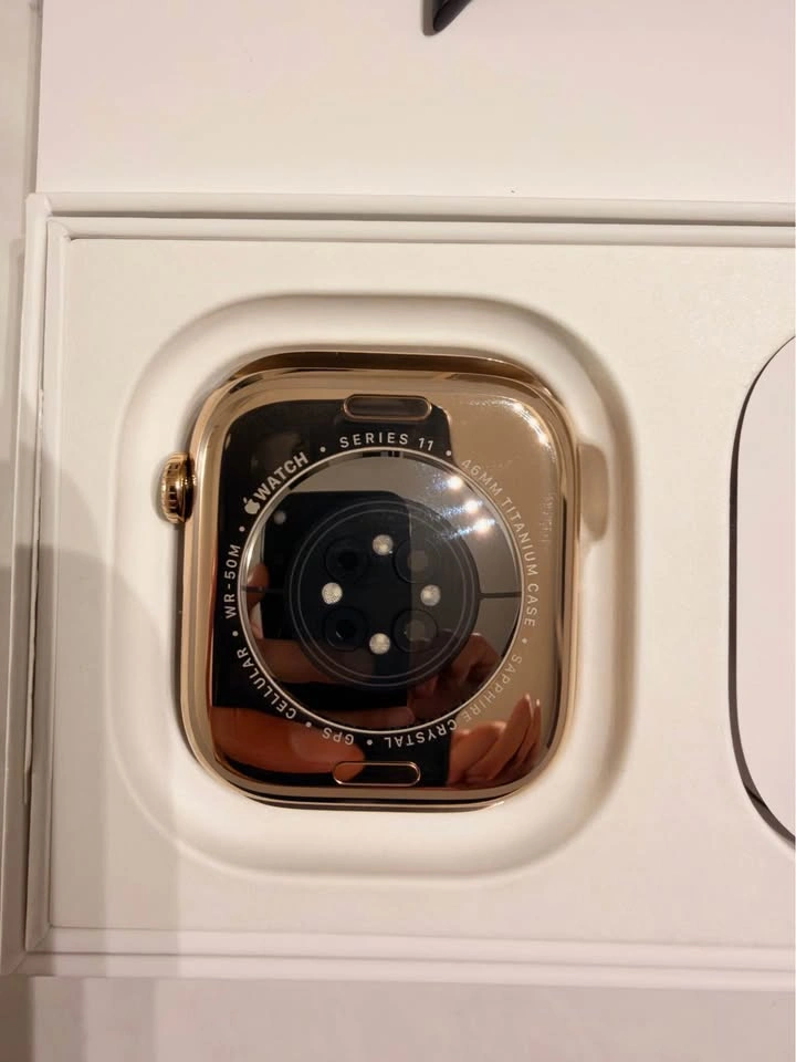 Apple Watch Series 11 – 46mm Gold Titanium (Cellular / Unused) - photo 4