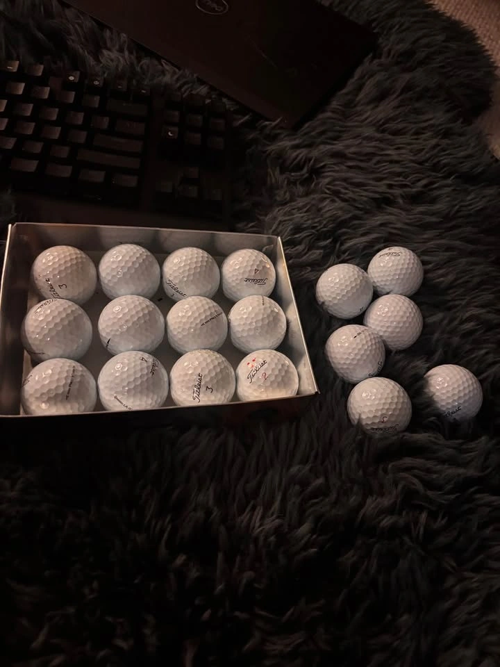 18 Titleist Pro v1/Pro v1x golf balls - photo 2