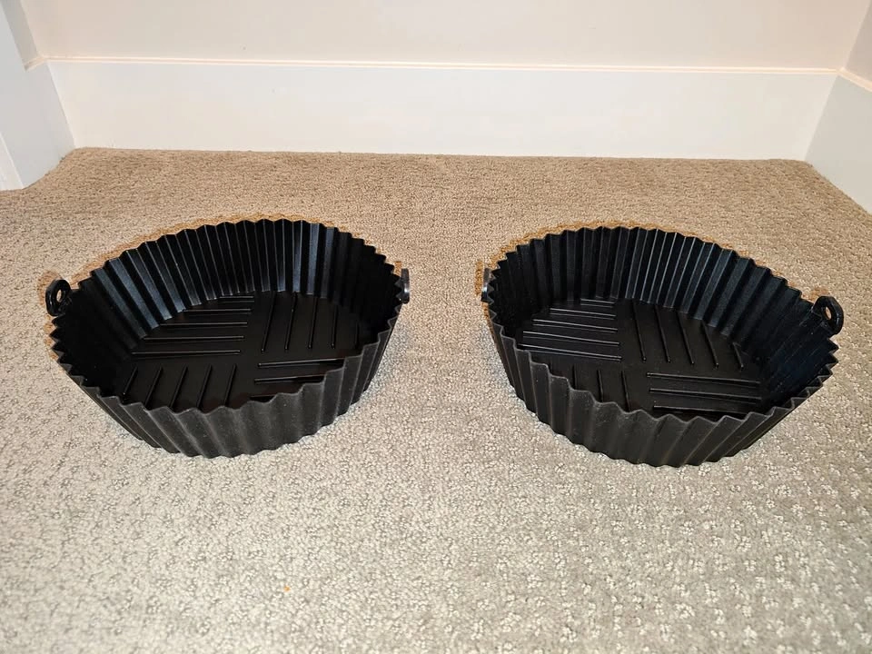 Reusable Silicone Air Fryer Liners (Pack of 2) – Like New