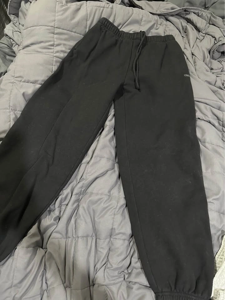 Aritzia Sweatpants - photo 5