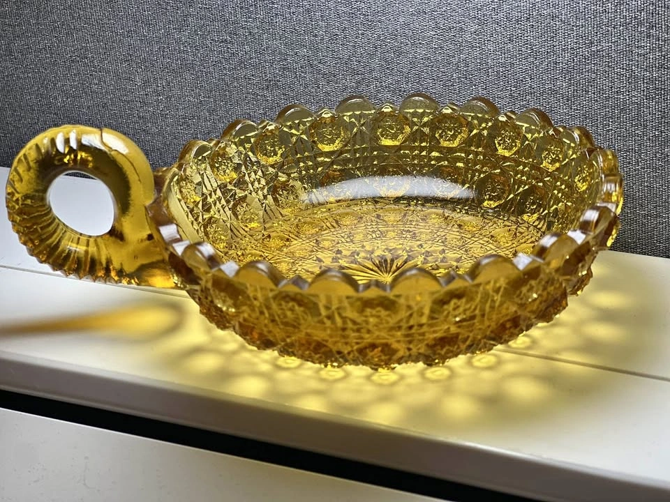 Vintage Amber Glass Nappy Bowl – Daisy & Button Pattern