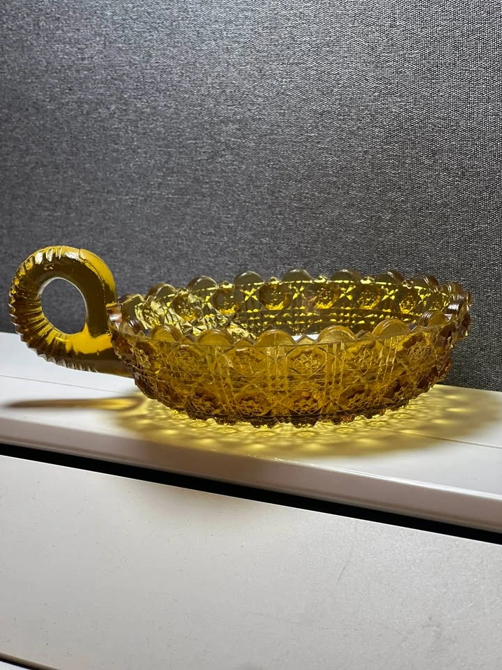 Vintage Amber Glass Nappy Bowl – Daisy & Button Pattern - photo 2