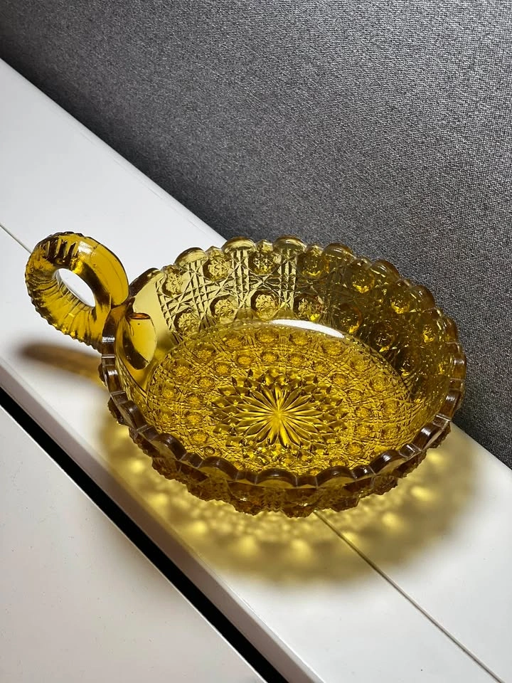 Vintage Amber Glass Nappy Bowl – Daisy & Button Pattern - photo 3