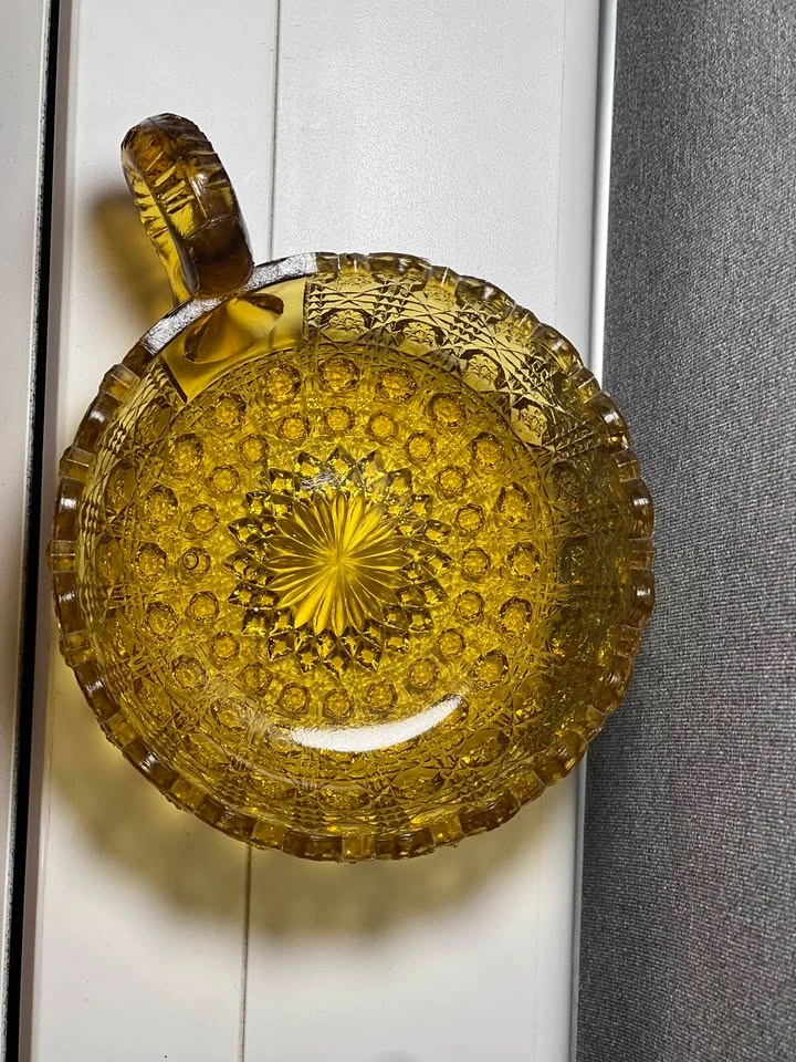 Vintage Amber Glass Nappy Bowl – Daisy & Button Pattern - photo 4