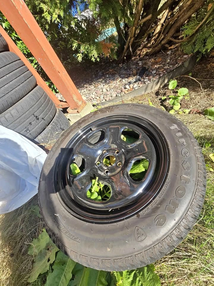 Quick sale Winter tyre 90% thread no puncher( mint condition)