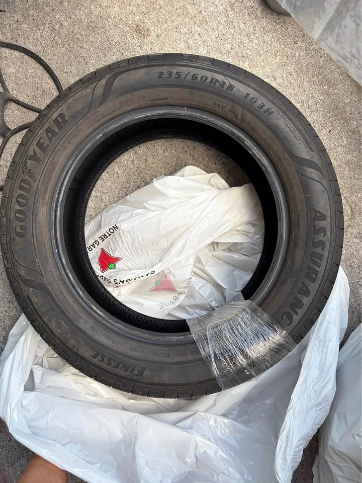 4 Goodyear Finesse All Season tires 235/60R18 103H