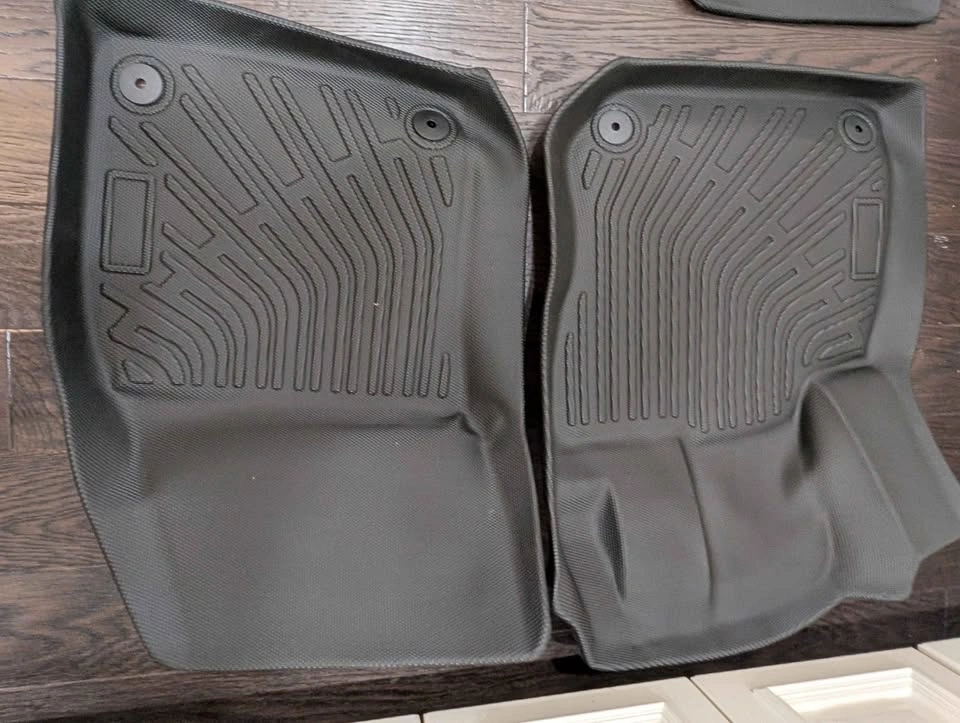 Car Mats Complete Set. Never Used. - photo 5