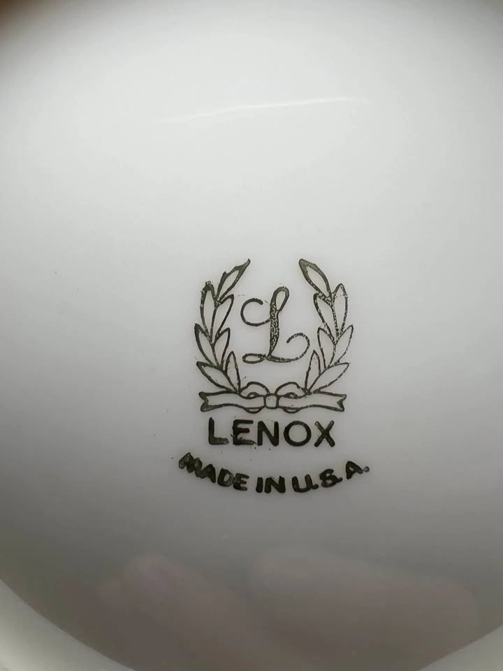 Lenox USA Cream Square Fluted Bowl with Gold Trim - photo 4