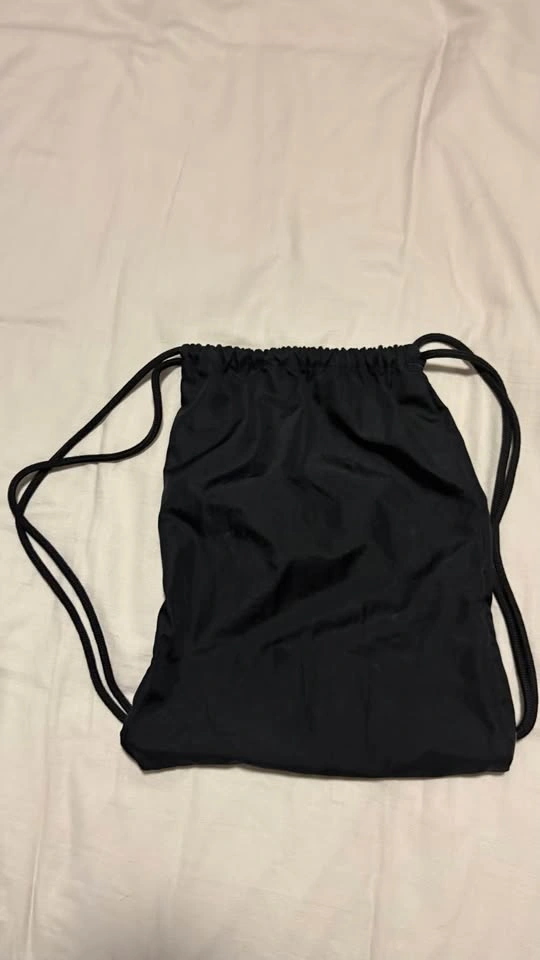 Nike GFX Drawstring Gym Bag – Black/White – Discontinued Swoosh - photo 3