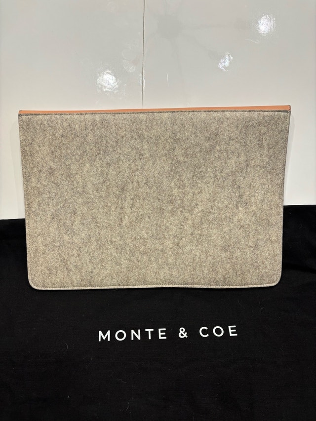 [Brand New] MONTE & COE Merino Wool Laptop Folio 13’ - Natural - photo 2