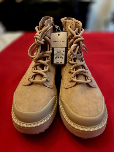 Unisex Winter Boots Memory Foam Size 11 Women's/10 Men's New
