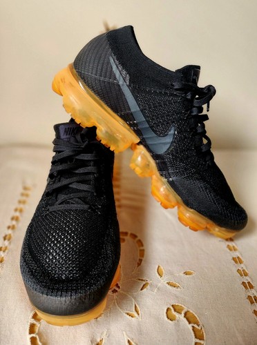 Nike Air VaporMax Flyknit 2017 Size 9.5 Men's Black/Orange