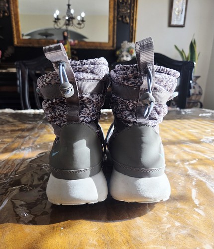 Nike W Roshe Run Sneakerboot Light Ash Grey Camo Size 6.5 - photo 4