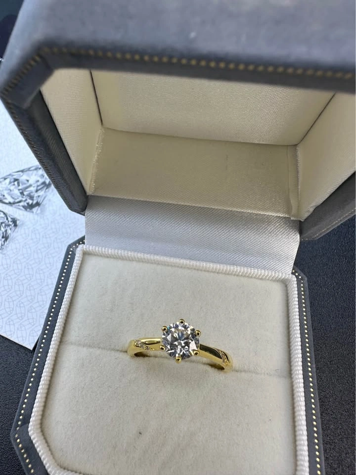 1CT Moissanite Solitaire Ring – Size 5-9, 18k Gold Finish - photo 3