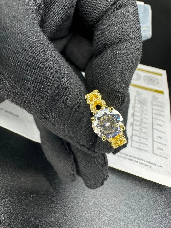 2CT Moissanite Ring 925 Sterling Silver 18K Gold Finish Size 8 - photo 2