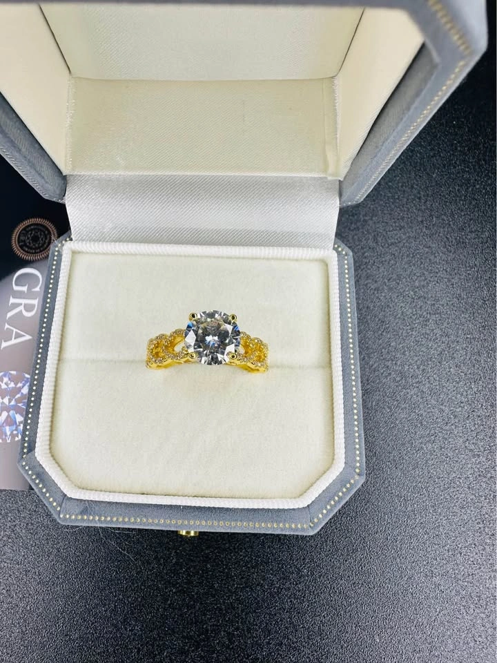2CT Moissanite Ring 925 Sterling Silver 18K Gold Finish Size 8 - photo 4
