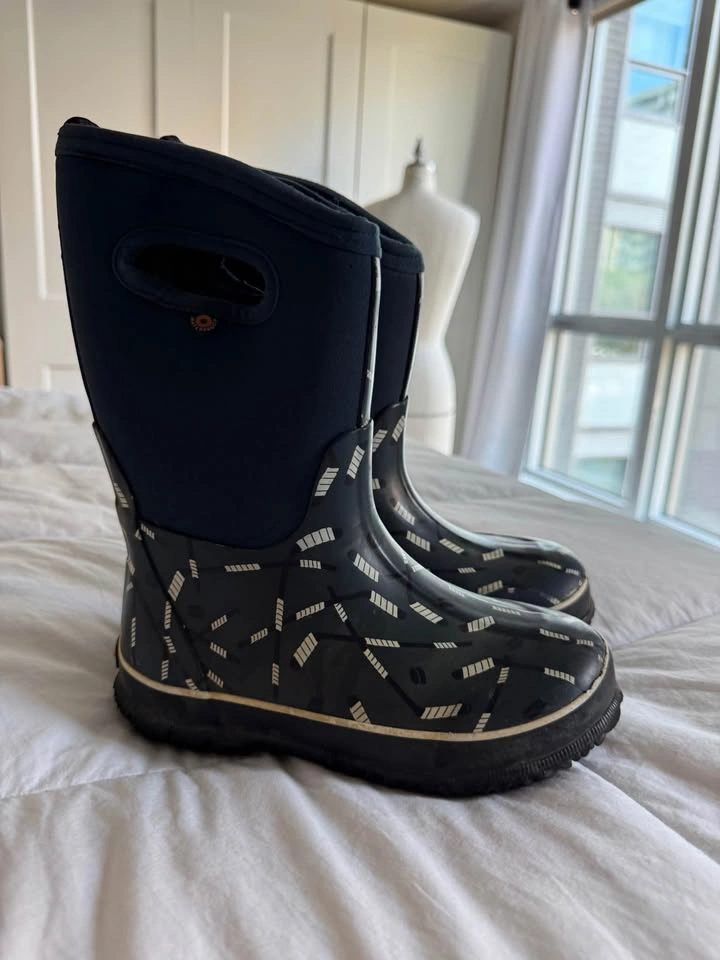 Kids Size 1 BOGS Winter Boots Rated for -30• Weather - photo 3